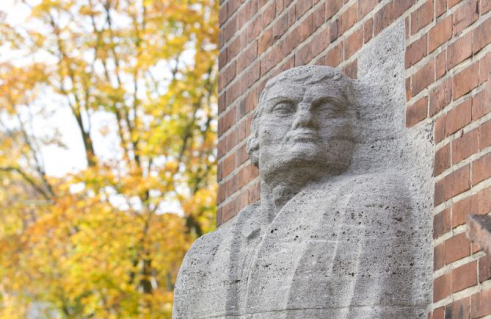 Fritz Behn, Luther-Wandplastik (Foto: Nils Bergmann)