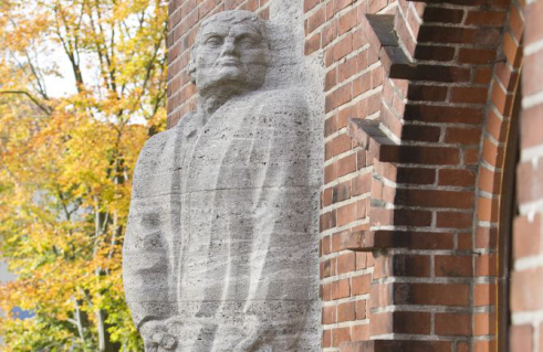 Fritz Behn, Luther-Wandplastik (Foto: Nils Bergmann)