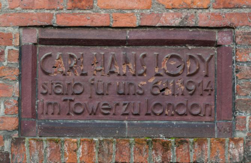 Otto Mantzel, Gedenktafel für Carl Hans Lody (Foto: Jörg Schwarze)